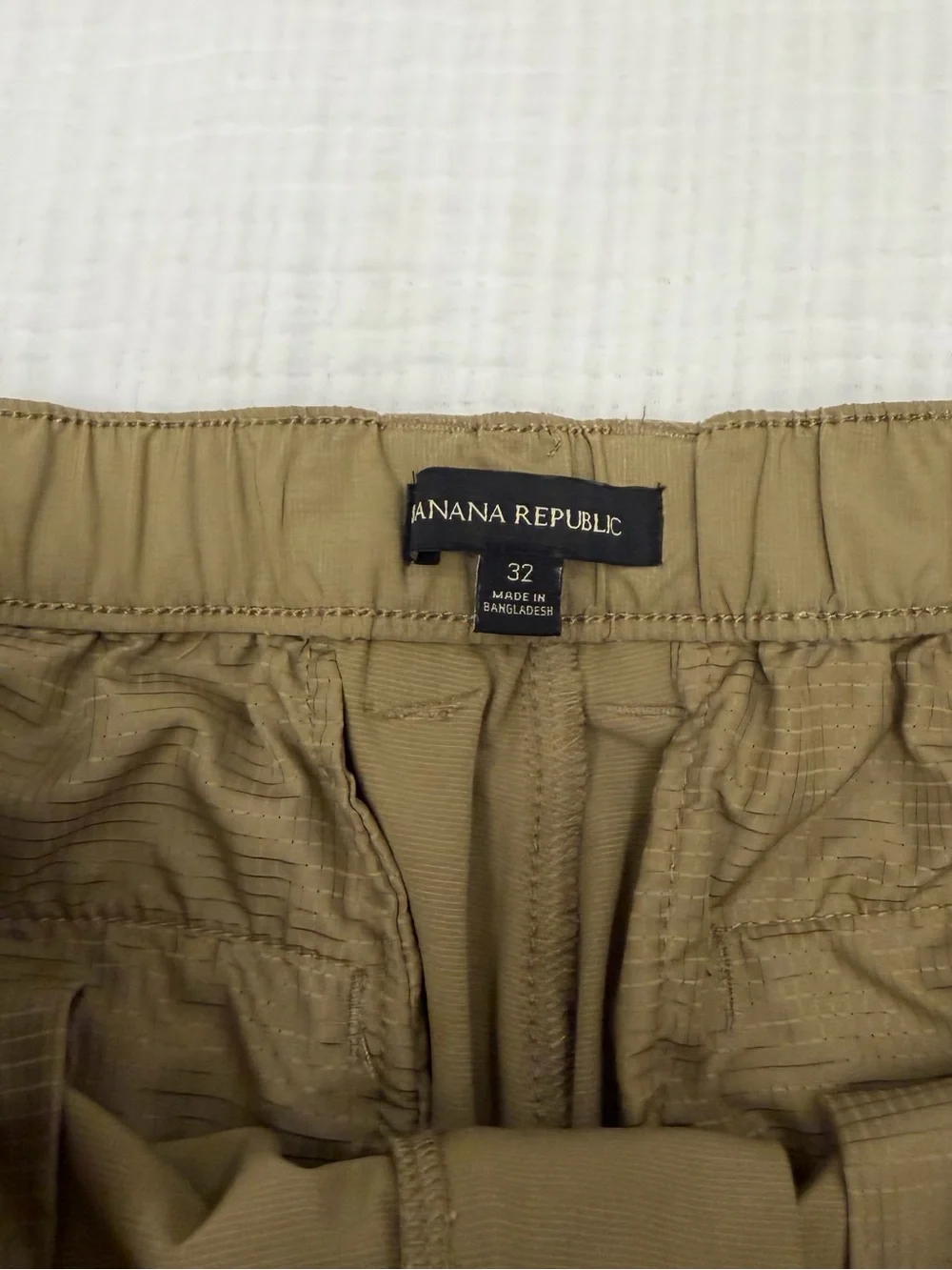 banana republic khaki performance chino shorts size 32